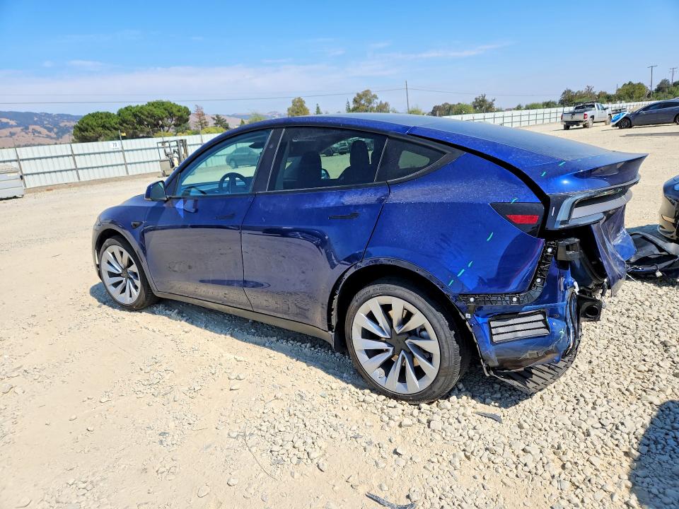 صورة رقم 2 من المزاد - 2026 TESLA MODEL Y مع VIN 7SAYGDEE8TF457528