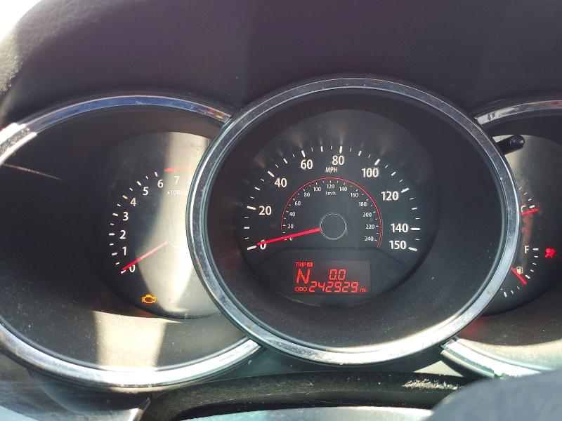 Photo 9 from auction – 2011 KIA SORENTO with VIN 5XYKTCA13BG074986
