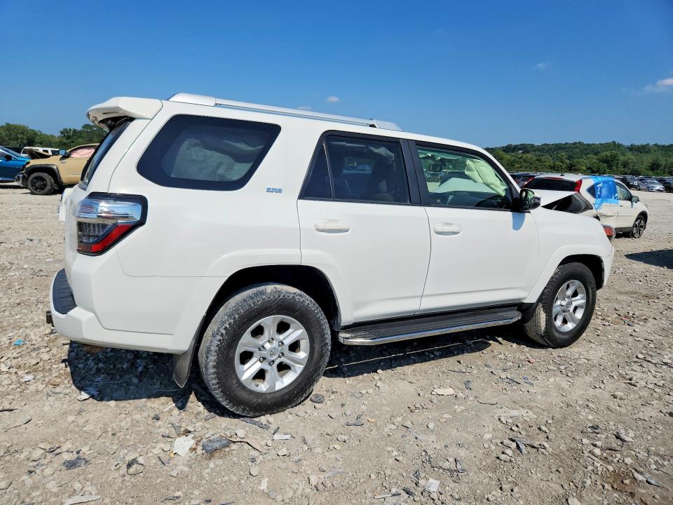 Photo 3 from auction – 2015 TOYOTA 4RUNNER with VIN JTEZU5JR7F5105874