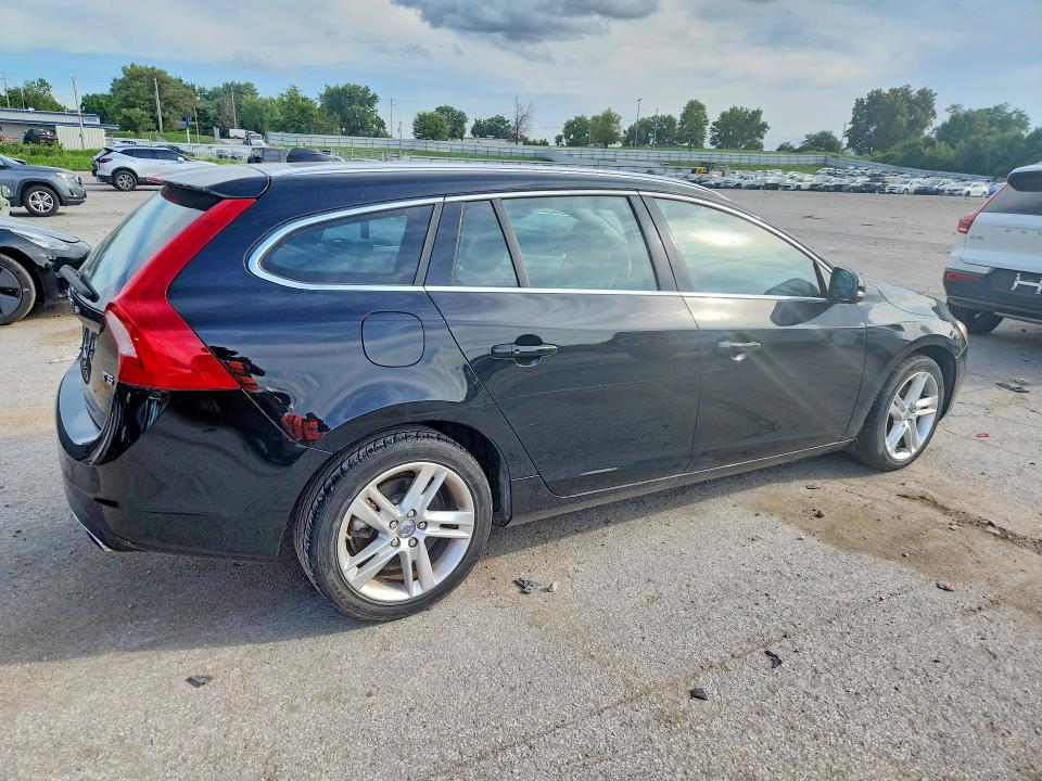 Photo 3 from auction – 2015 VOLVO V60 with VIN YV140MEKXF1243735