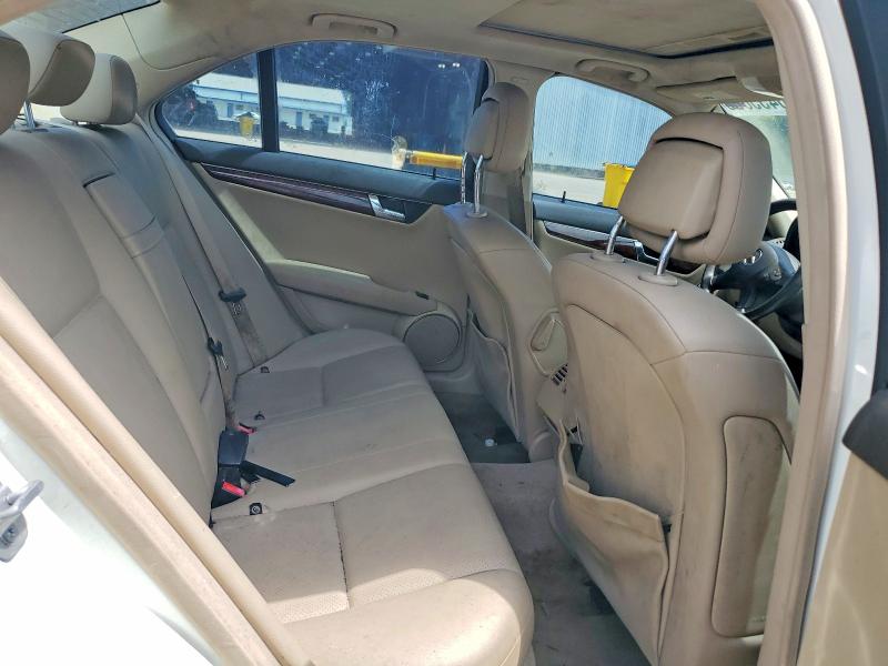 Photo 10 from auction – 2010 MERCEDES-BENZ C with VIN WDDGF5EB7AR088391