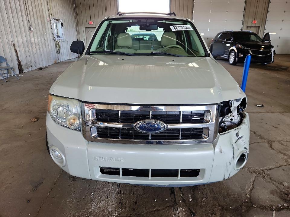 Zdjęcie 5 z aukcji – 2008 FORD ESCAPE z VIN 1FMCU93168KD55423