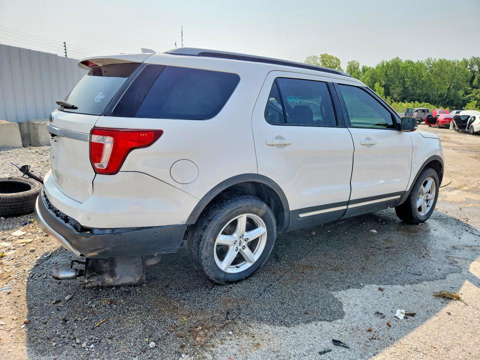 Photo 3 from auction – 2017 FORD EXPLORER with VIN 1FM5K8D86HGA57039