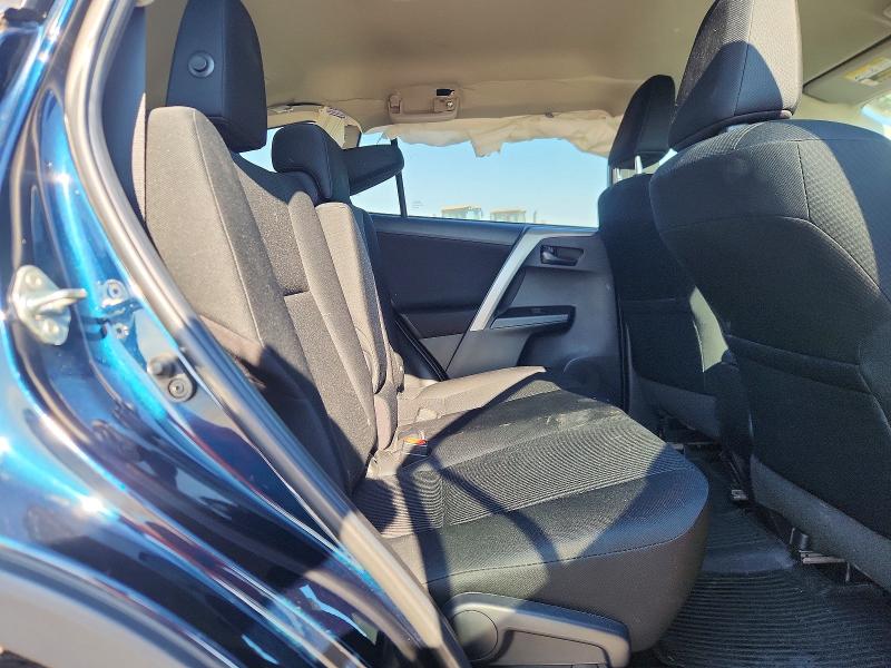 Снимка 11 от търг – 2018 TOYOTA RAV4 с VIN 2T3BFREV1JW810136
