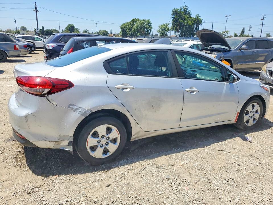 Photo 3 from auction – 2018 KIA FORTE with VIN 3KPFK4A77JE271671