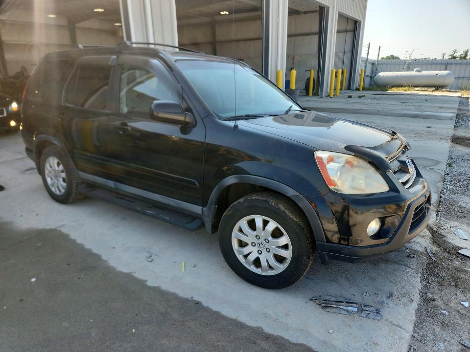 Photo 4 from auction – 2005 HONDA CR-V with VIN SHSRD78985U304105