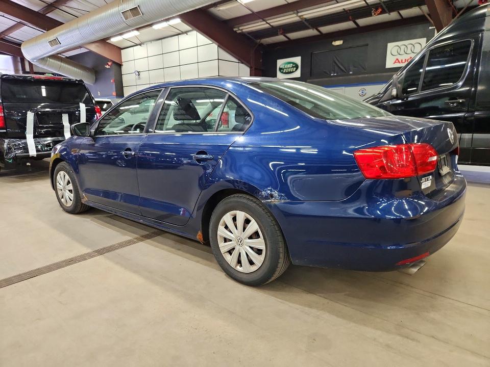 Photo 2 from auction – 2014 VOLKSWAGEN JETTA with VIN 3VW2K7AJXEM431935