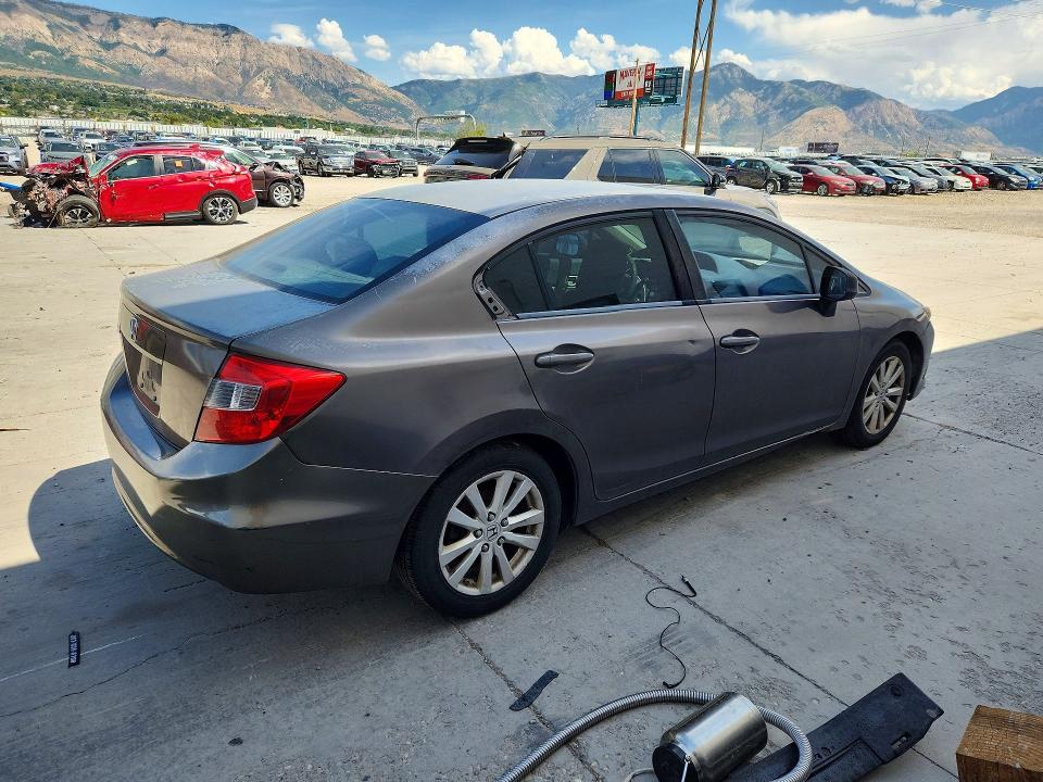 Photo 3 from auction – 2012 HONDA CIVIC with VIN 2HGFB2F85CH557274