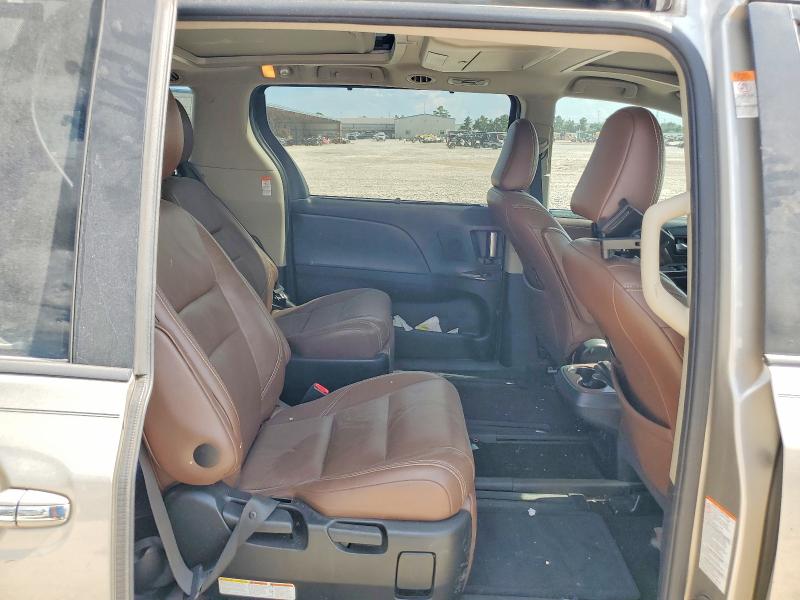 Photo 11 from auction – 2017 TOYOTA SIENNA with VIN 5TDYZ3DC9HS843279