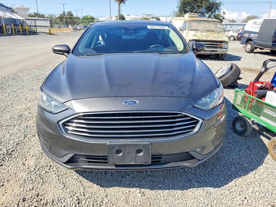 Photo 5 from auction – 2019 FORD FUSION with VIN 3FA6P0LU2KR114787