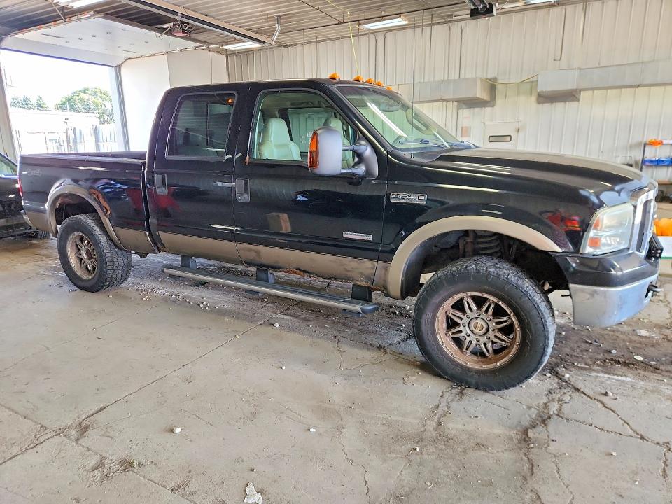 Photo 4 from auction – 2005 FORD F250 with VIN 1FTSW21P25ED03516
