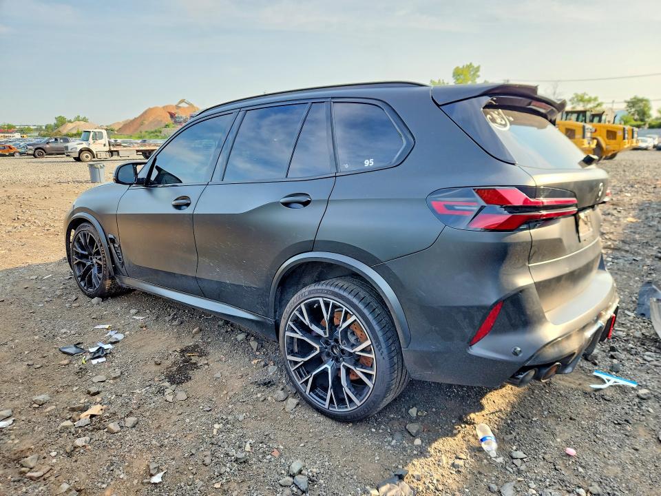 Foto 2 de la subasta – 2024 BMW X5 con VIN 5YM13ET00R9S99154