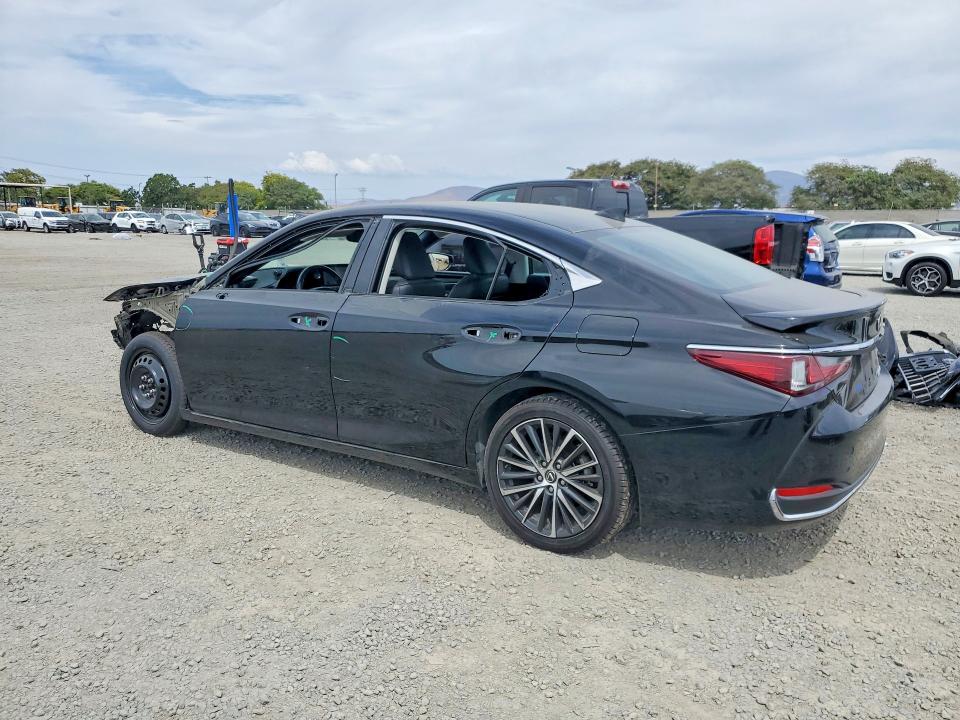 Photo 2 from auction – 2024 LEXUS ES 300H with VIN 58ADA1C12RU040888