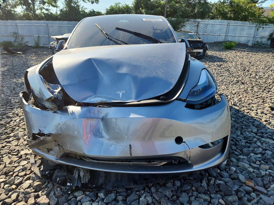 Zdjęcie 5 z aukcji – 2025 TESLA MODEL Y z VIN 7SAYGDEEXSA341761