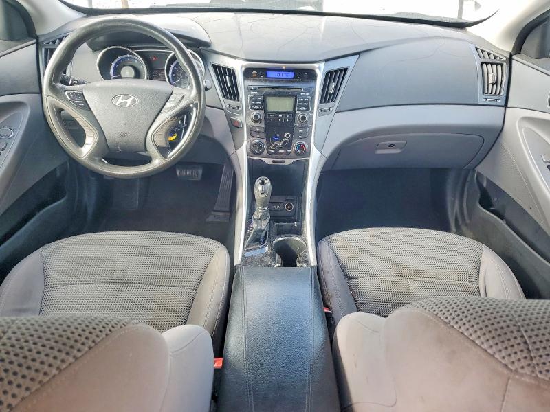 Photo 8 from auction – 2011 HYUNDAI SONATA with VIN 5NPEB4ACXBH005969