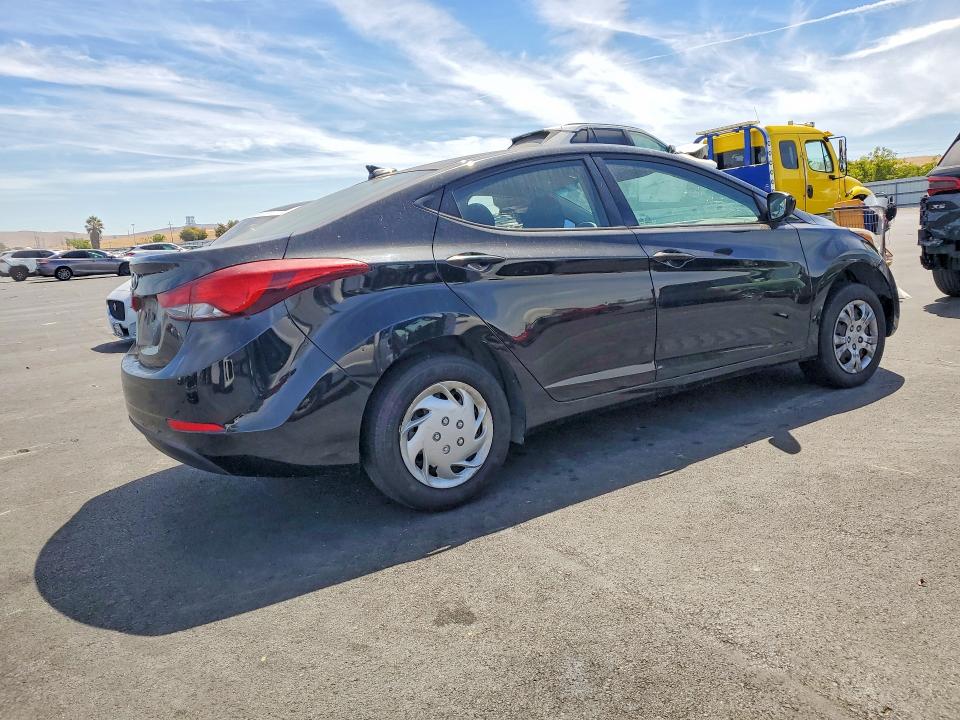 Photo 3 from auction – 2016 HYUNDAI ELANTRA with VIN 5NPDH4AE8GH711938