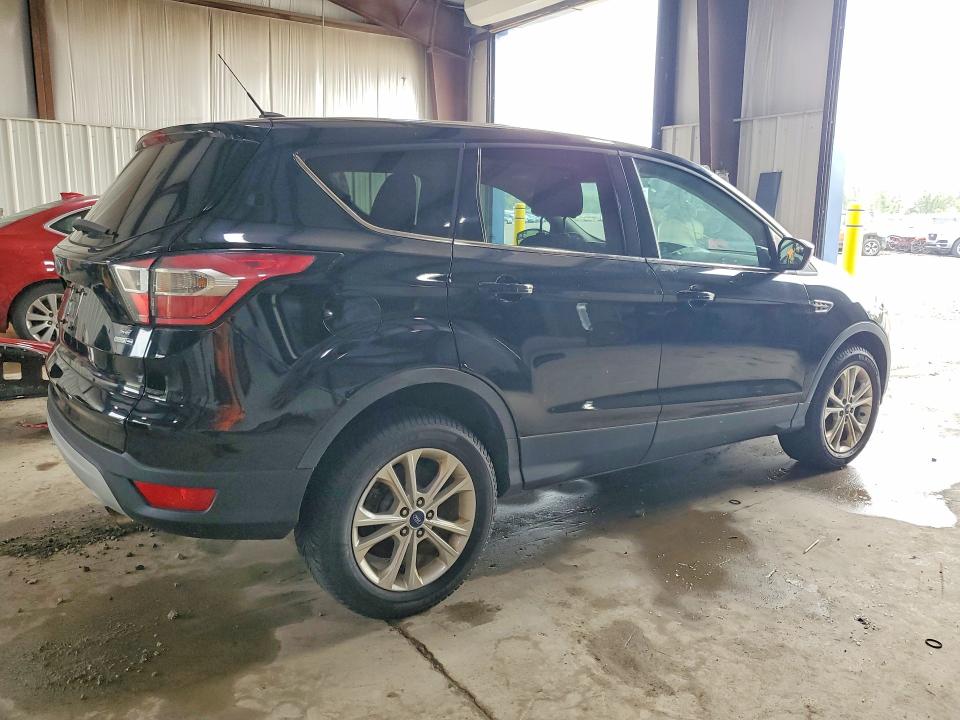 Photo 3 from auction – 2017 FORD ESCAPE with VIN 1FMCU9GD4HUC08624