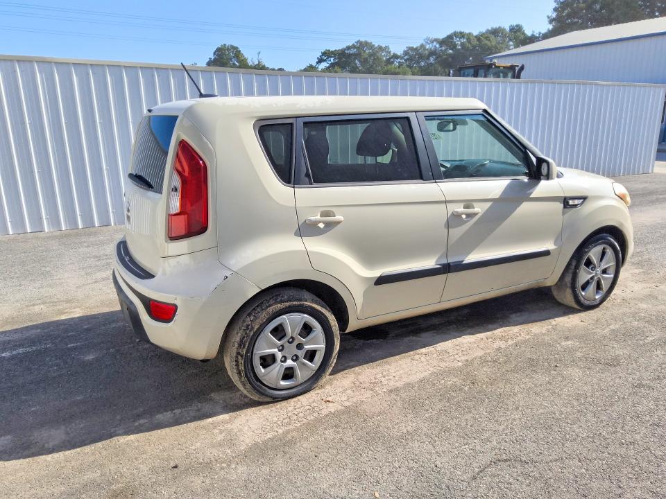 Photo 3 from auction – 2013 KIA SOUL with VIN KNDJT2A55D7509323
