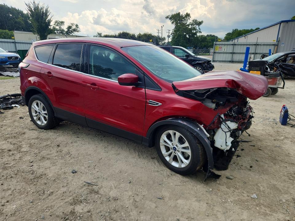 Photo 4 from auction – 2017 FORD ESCAPE with VIN 1FMCU0GD5HUB57226