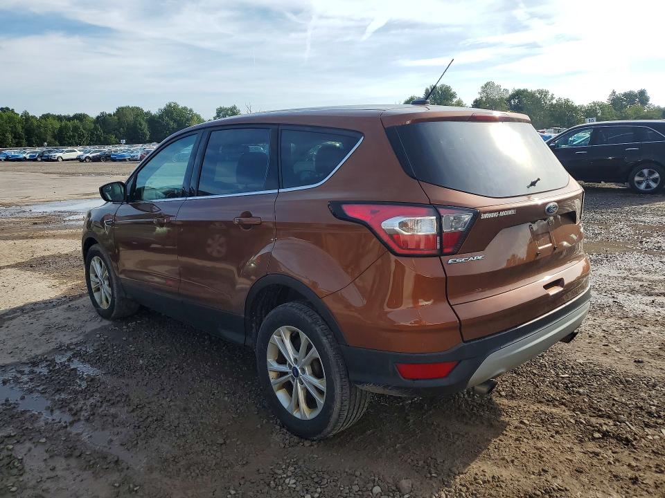 Photo 2 from auction – 2017 FORD ESCAPE with VIN 1FMCU9GD5HUF01013