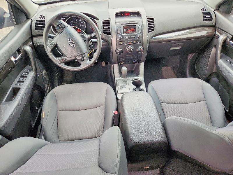 Photo 8 from auction – 2013 KIA SORENTO with VIN 5XYKTDA67DG373692