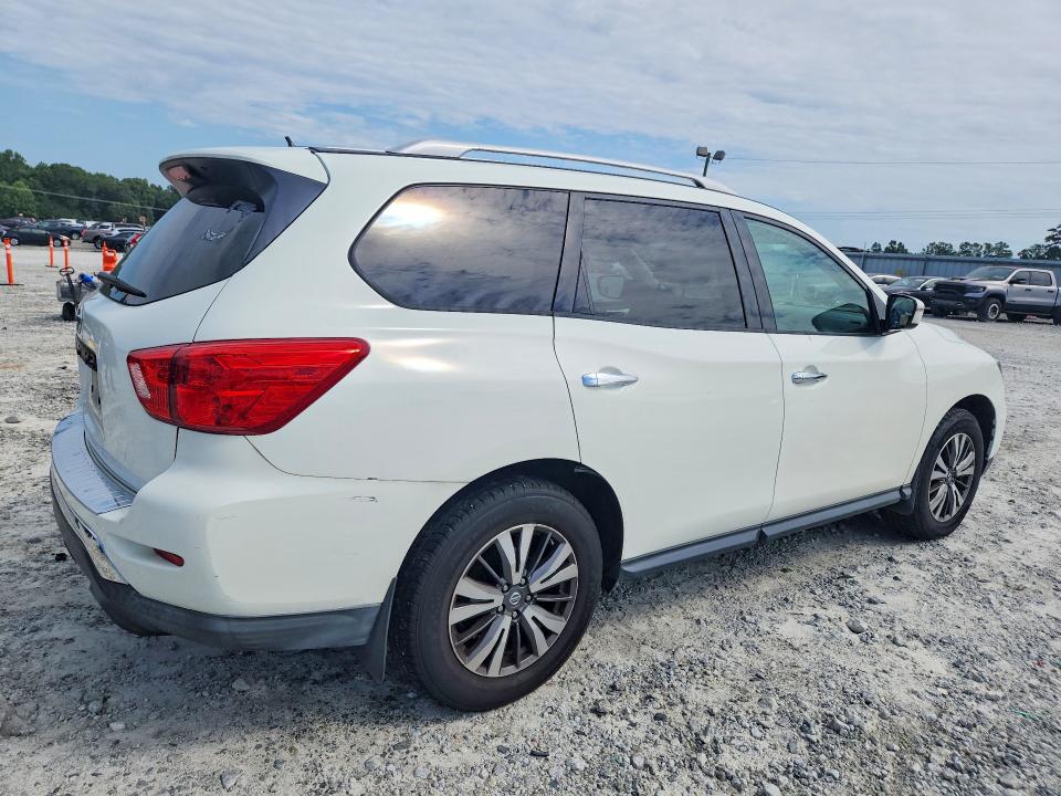 Photo 3 from auction – 2017 NISSAN PATHFINDER with VIN 5N1DR2MN4HC600762