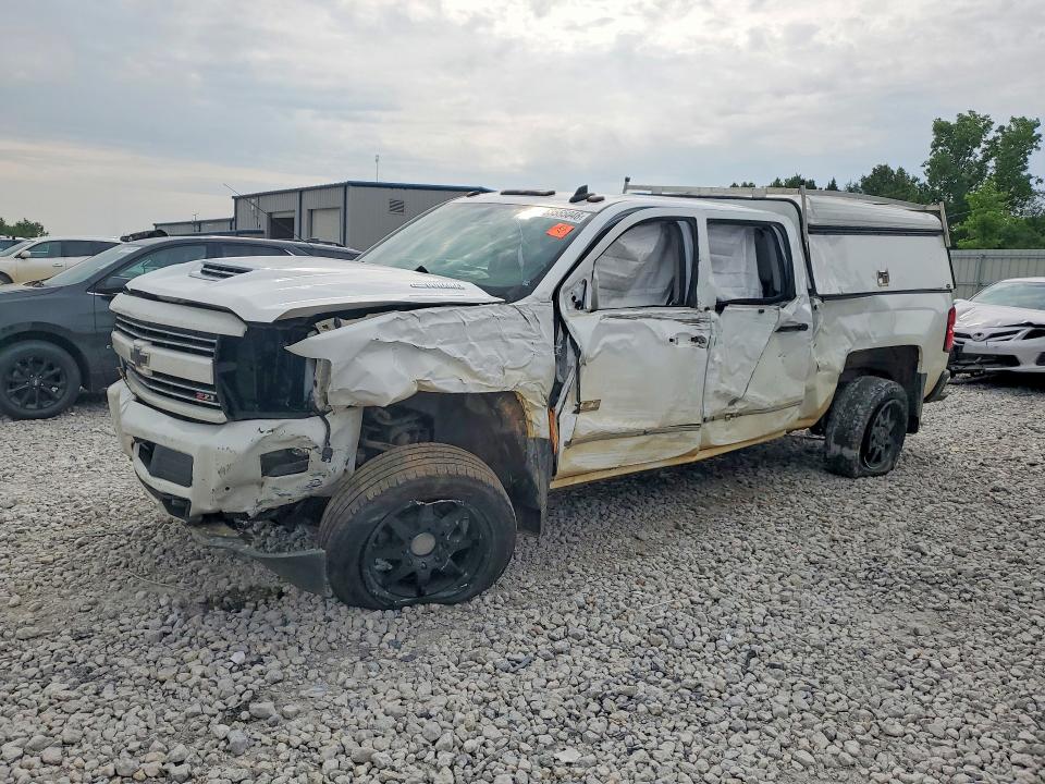 CHEVROLET SILVERADO 2017 with VIN 1GC1KVEYXHF181658 - Photo from auction