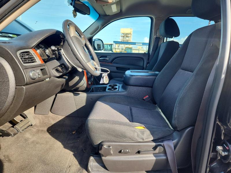 Photo 7 from auction – 2011 CHEVROLET TAHOE with VIN 1GNSCAE00BR388397