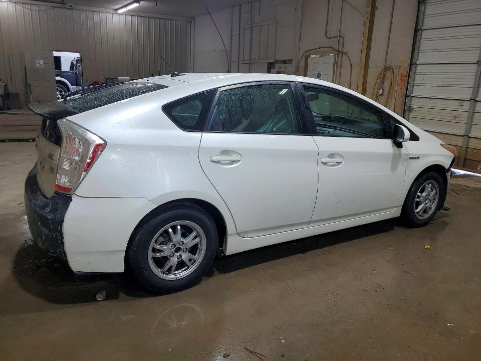 Photo 3 from auction – 2011 TOYOTA PRIUS with VIN JTDKN3DU2B0310999