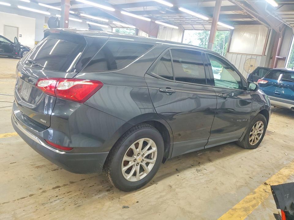 Photo 3 from auction – 2018 CHEVROLET EQUINOX with VIN 2GNAXREV6J6216041
