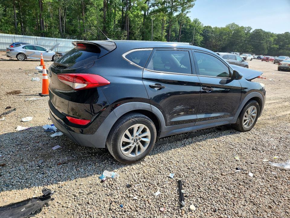 Photo 3 from auction – 2018 HYUNDAI TUCSON with VIN KM8J23A44JU635911