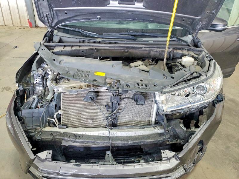 صورة رقم 11 من المزاد - 2019 TOYOTA HIGHLANDER مع VIN 5TDJZRFH7KS565017