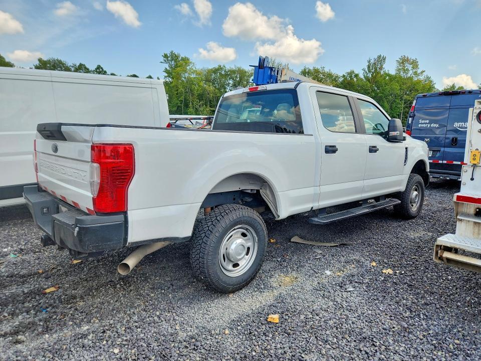 Photo 3 from auction – 2022 FORD F350 with VIN 1FT8W3B68NEE41440