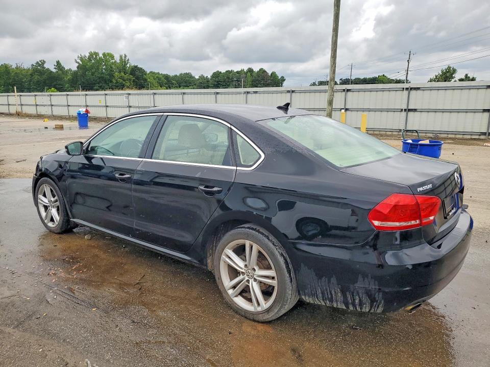 Снимка 2 от търг – 2014 VOLKSWAGEN PASSAT с VIN 1VWBS7A35EC037276