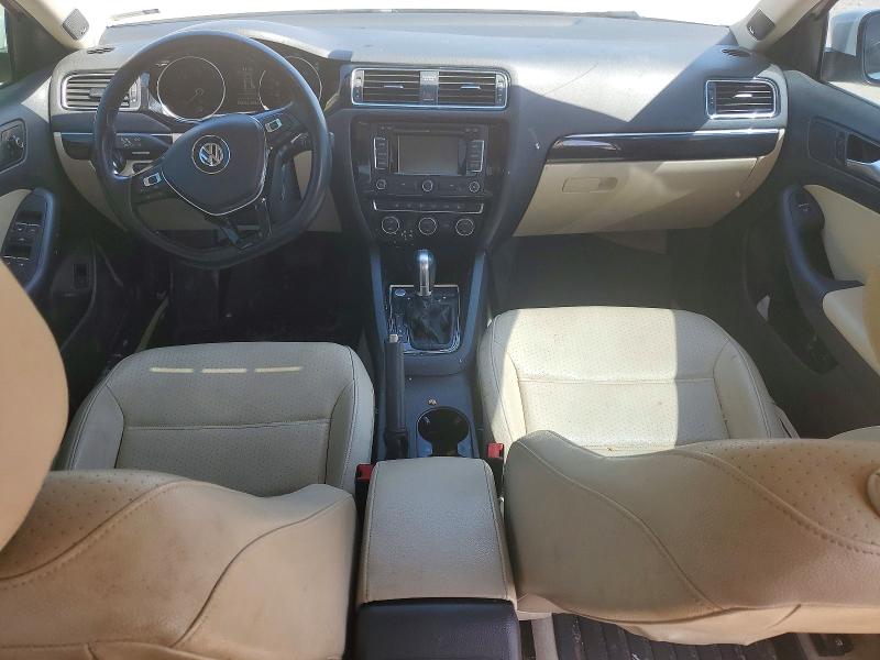 Photo 8 from auction – 2015 VOLKSWAGEN JETTA with VIN 3VWLA7AJ6FM203696
