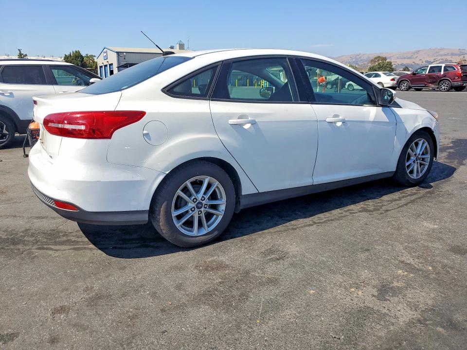 Photo 3 from auction – 2017 FORD FOCUS with VIN 1FADP3F29HL216517