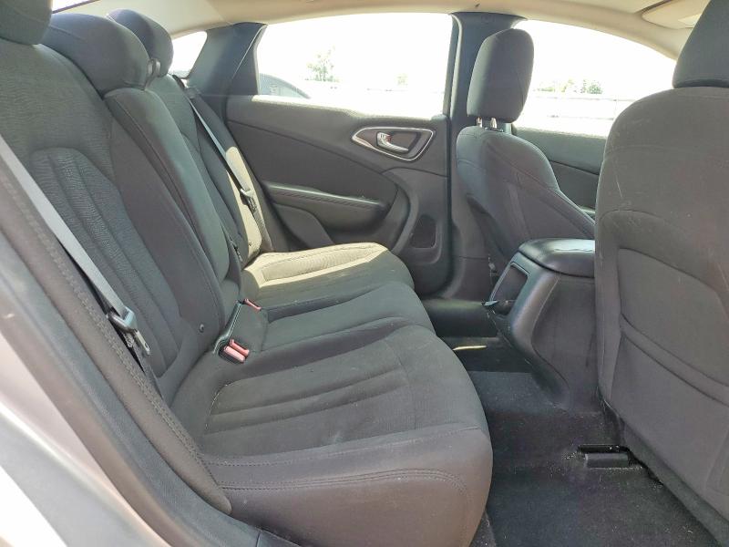 Photo 10 from auction – 2015 CHRYSLER 200 with VIN 1C3CCCAB2FN543372