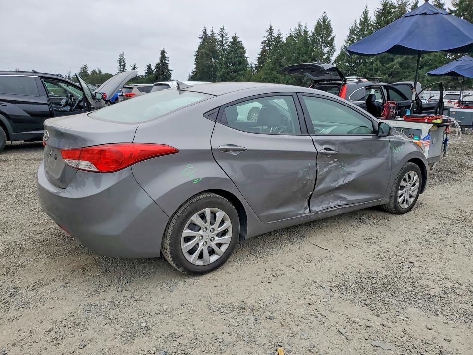 Photo 3 from auction – 2012 HYUNDAI ELANTRA with VIN 5NPDH4AE6CH117617