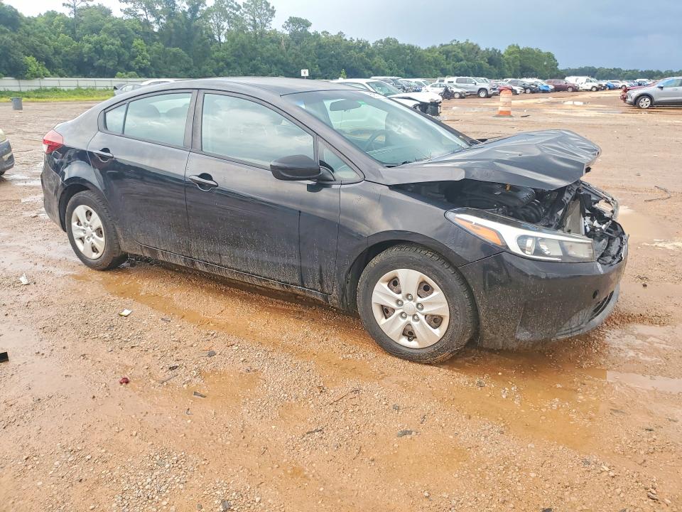 Photo 4 from auction – 2017 KIA FORTE with VIN 3KPFK4A70HE146635