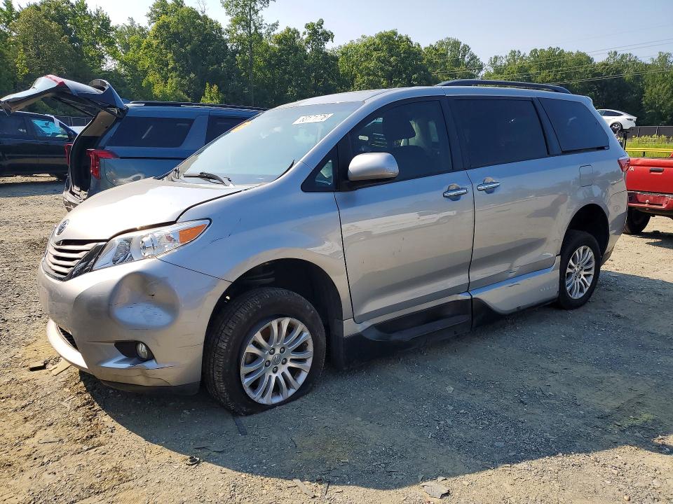 TOYOTA SIENNA 2016 with VIN 5TDYK3DC9GS713568 - Photo from auction