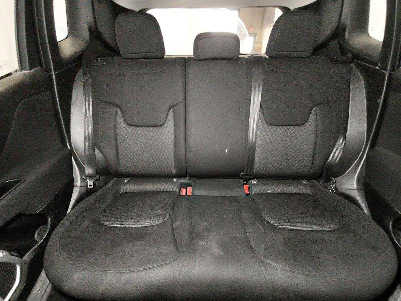 Photo 10 from auction – 2018 JEEP RENEGADE with VIN ZACCJBAB9JPJ48243