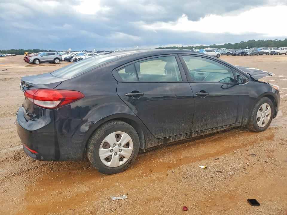 Фото 3 с аукциона – 2017 KIA FORTE с VIN 3KPFK4A70HE146635