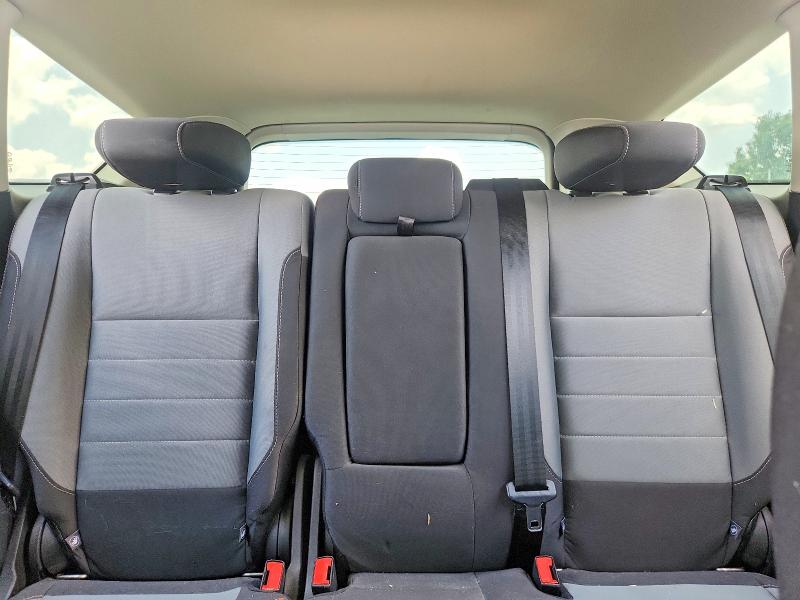 Photo 10 from auction – 2016 FORD ESCAPE with VIN 1FMCU0GX0GUB94208