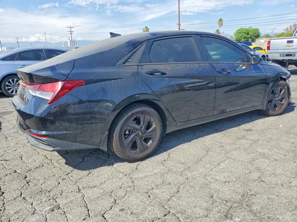 Снимка 3 от търг – 2022 HYUNDAI ELANTRA с VIN 5NPLS4AG0NH079657
