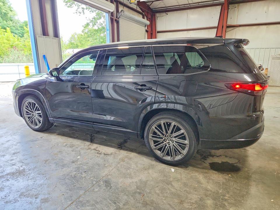 Фото 2 с аукциона – 2025 LEXUS TX 350 с VIN 5TDAAAB62SS044350