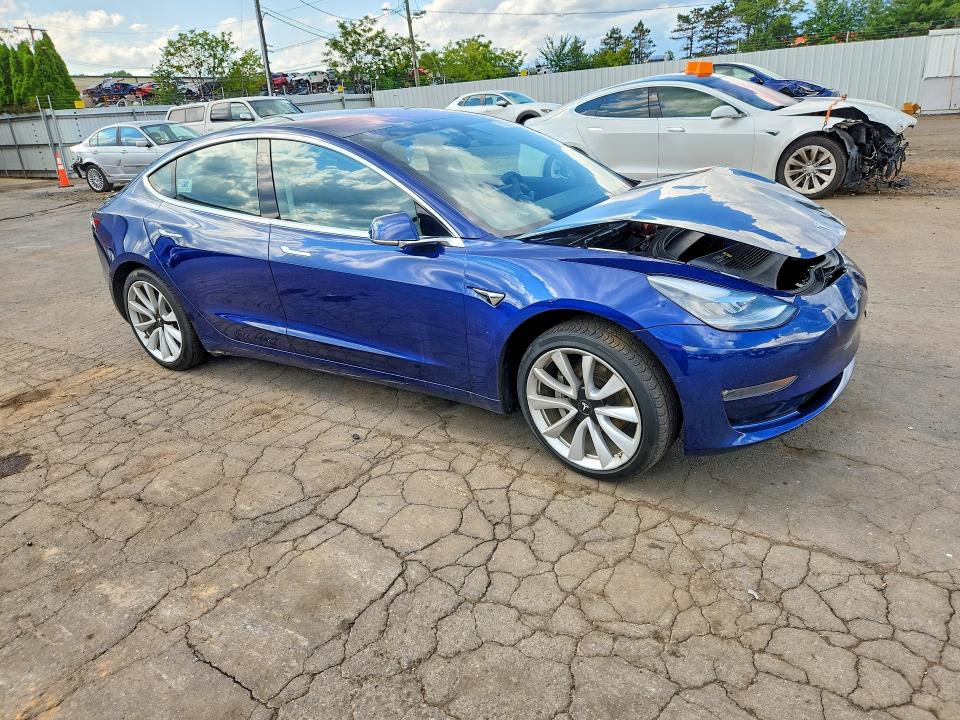 Photo 4 from auction – 2018 TESLA MODEL 3 with VIN 5YJ3E1EA8JF032168