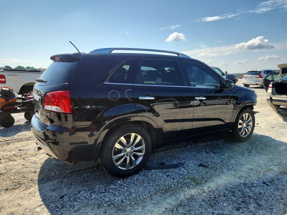 Photo 3 from auction – 2011 KIA SORENTO with VIN 5XYKW4A25BG164243