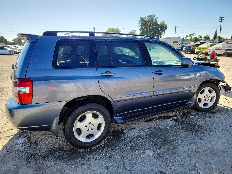 Photo 3 from auction – 2004 TOYOTA HIGHLANDER with VIN JTEDP21A440010127