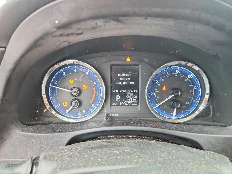 Photo 9 from auction – 2017 TOYOTA COROLLA with VIN 5YFBURHE2HP699828