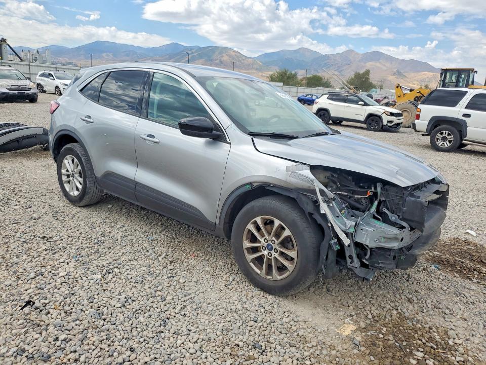 Photo 4 from auction – 2022 FORD ESCAPE with VIN 1FMCU9G68NUB69369